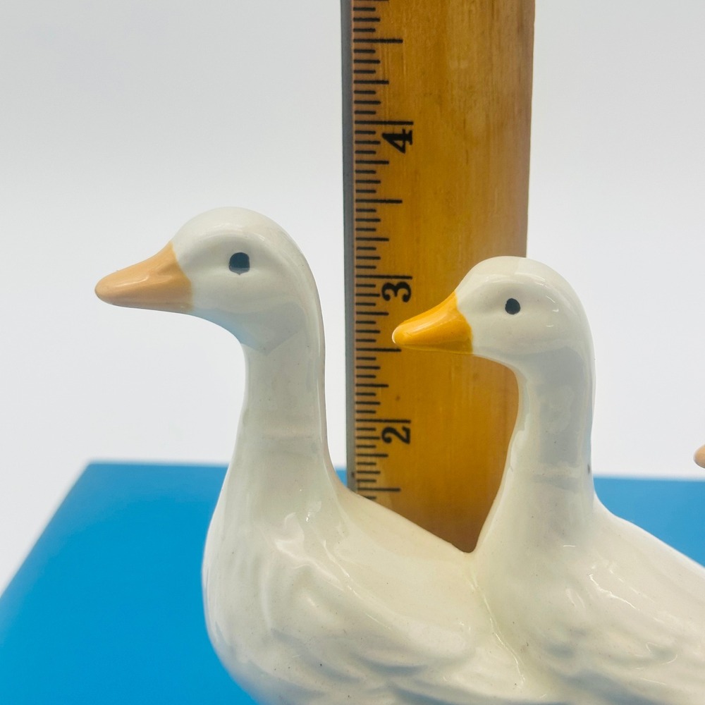 Vintage Ceramic Goose Family Figurine Row of 4 White Ducks Farmhouse Decor - Picture 4 of 7